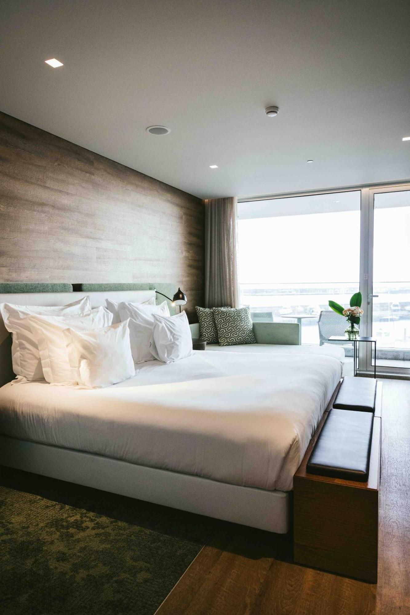 فندق ازور Ponta Delgada المظهر الخارجي الصورة A bedroom at the hotel