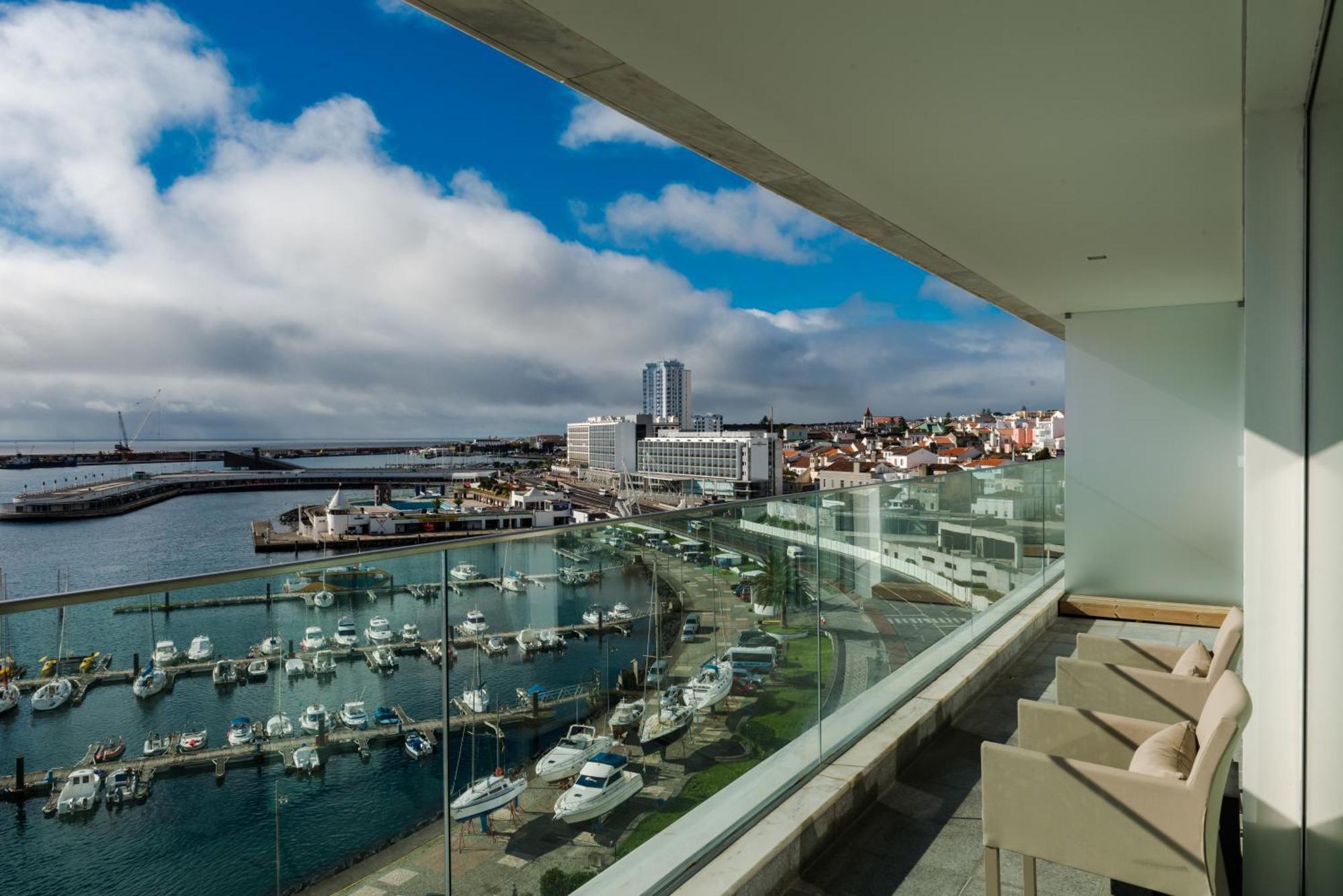 فندق ازور Ponta Delgada المظهر الخارجي الصورة View from a balcony