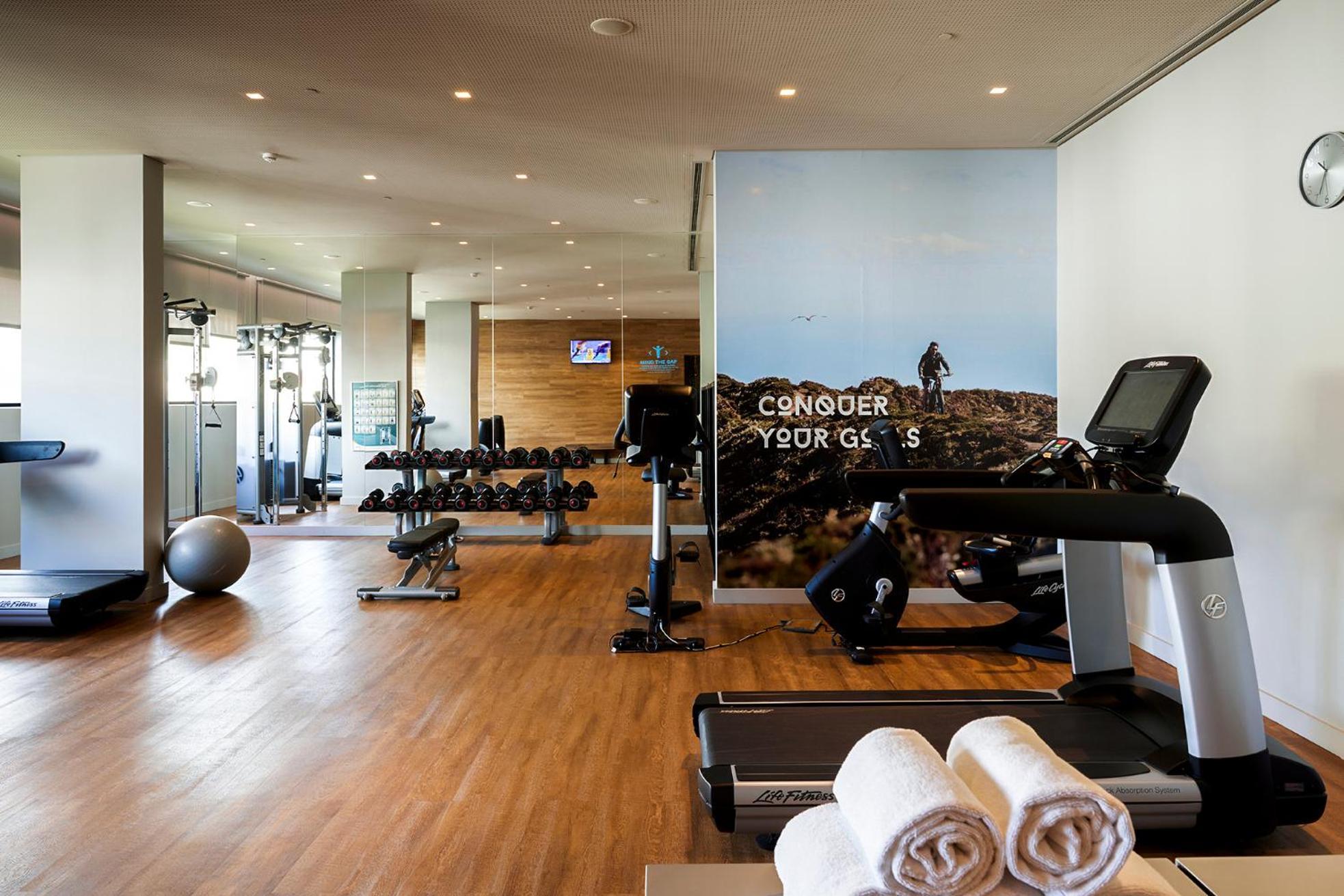 فندق ازور Ponta Delgada المظهر الخارجي الصورة The gym at the hotel