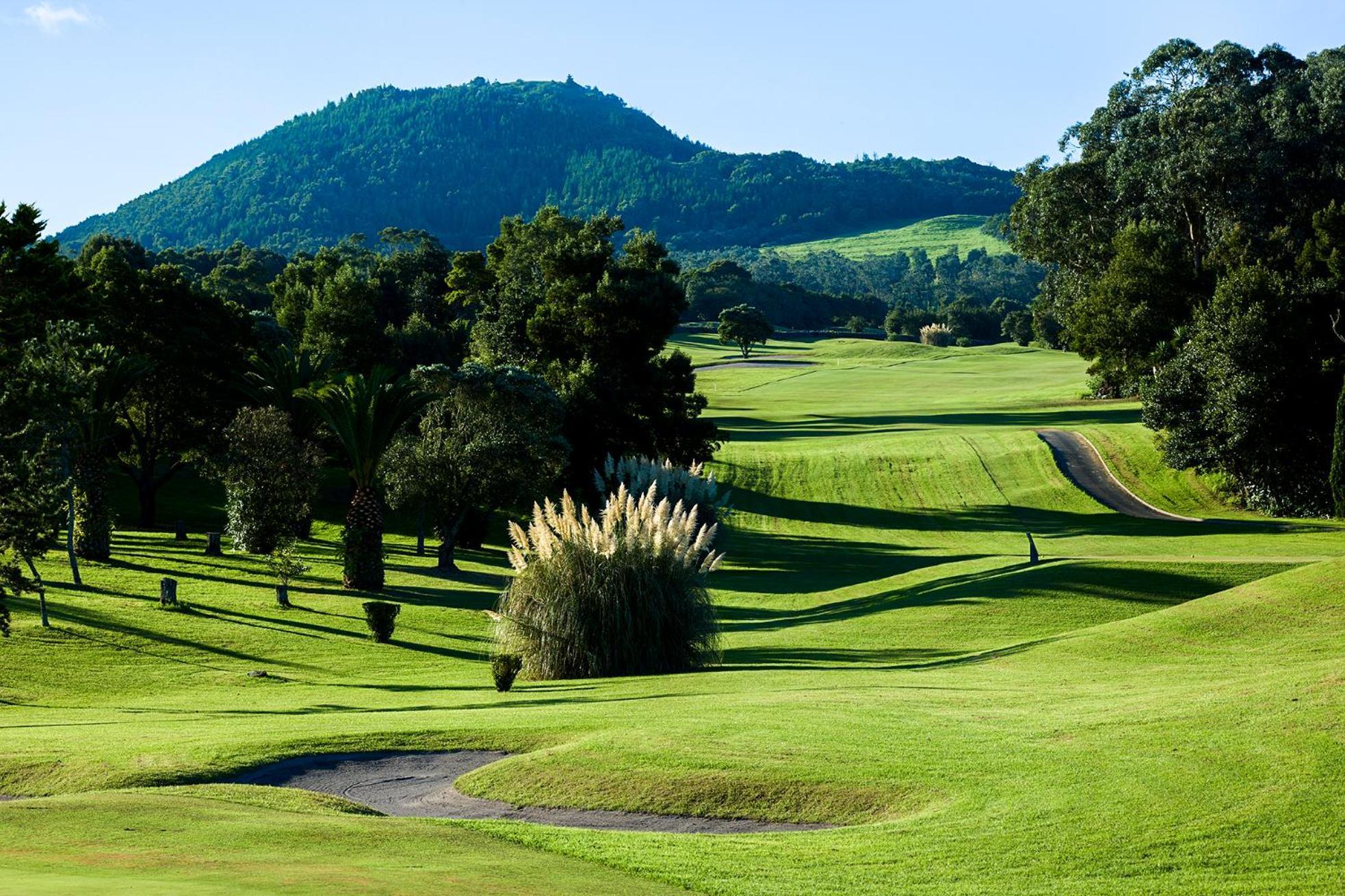 فندق ازور Ponta Delgada المظهر الخارجي الصورة Golf course at the Hyatt Regency Monterey