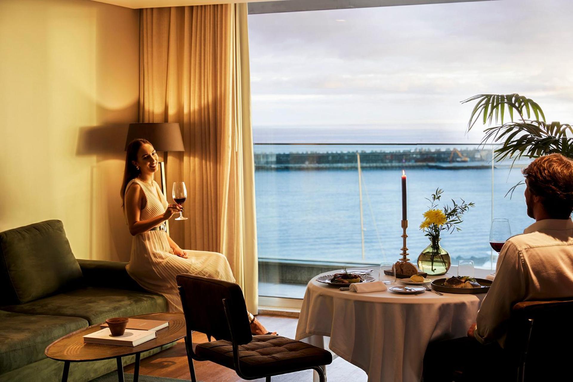 فندق ازور Ponta Delgada المظهر الخارجي الصورة A suite on board